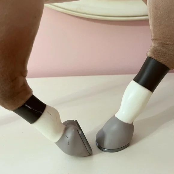 EUC retired American Girl Doll Horse Chestnut - Picture 11 of 16